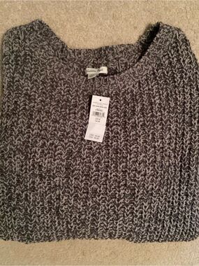 American Eagle Outfitters NWT Ladies Gray Cable Knot Sweater Size M